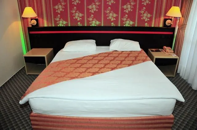 Acg Sunset Аланія